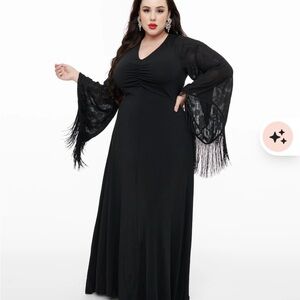 Smak Parlor Plus Size 1970s Black Floral Fringe Sleeve Stevie Maxi Dress